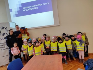 spotkanie przedszkolaków z policjantami